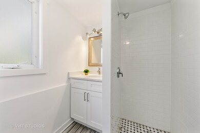 566 S Cedar Ave, Elmhurst, IL 60126 - photo 2