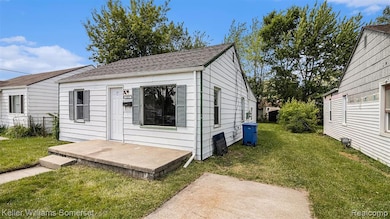 11211 Chalmers Ave, Warren, MI 48089 - photo 2