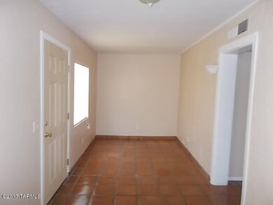 FRONT ROOM