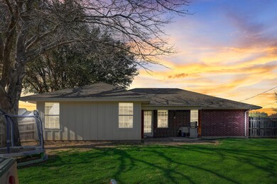 6313 Carrizo Dr, Granbury, TX 76049 - photo 2