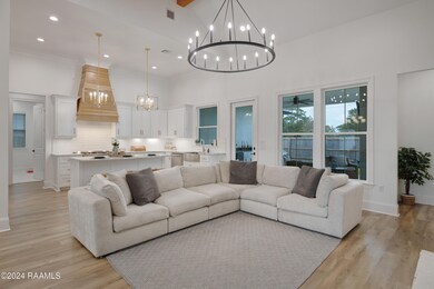 311 Canary Palm-6