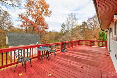 32 x 12 deck from kitchen access