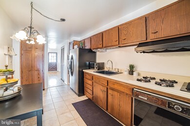 1028 Foxchase Ln, Essex, MD 21221 - photo 7