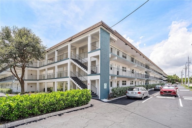 Gardens by the Sea unit 102, Pompano Beach, FL 33062 - photo 2