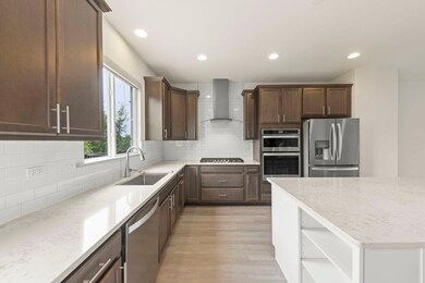 939 Coletta Cir, Naperville, IL 60563 - photo 5