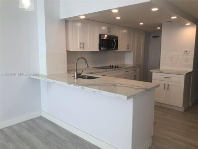 905 Brickell Bay Dr unit 1126, Miami, FL 33131 - photo 6