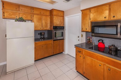 801 Montego Rd E, Jacksonville, FL 32216 - photo 4