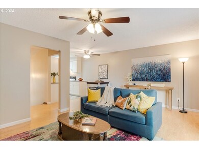 Living Room-Ceiling Fan