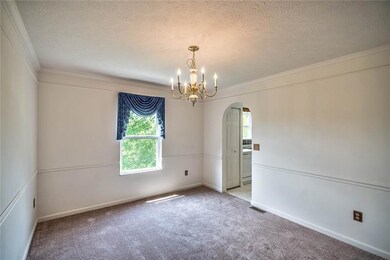 Formal Dining Room Neutral Dcor, Arched Entry, Cro