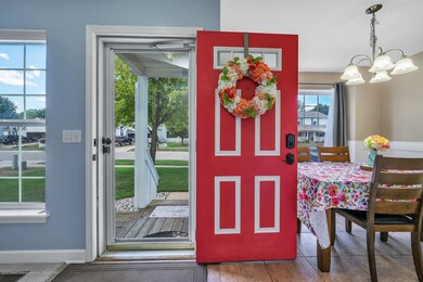 08-4545-Doncaster-Ave-WindowStill-R