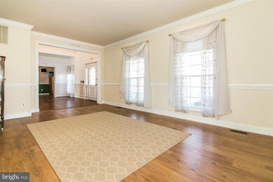 9569 Oakenshaw Dr, Manassas, VA 20110 - photo 6