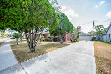 13211 Rosstown Dr, Sugar Land, TX 77478 - photo 5