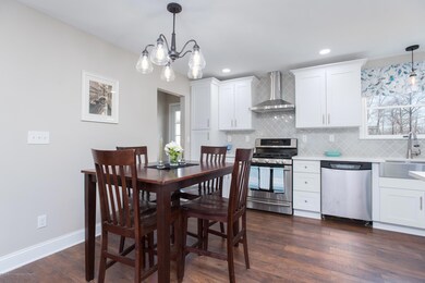 Kitchen Dining Area