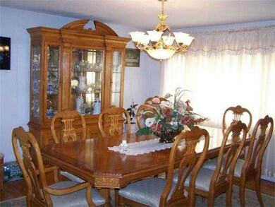 17 Walker Rd, Peabody, MA 01960 - photo 3