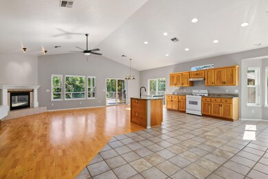 1204 E Park St, Grants Pass, OR 97527 - photo 5