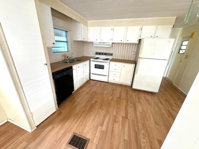 24709 Tarpon St unit 14C, Punta Gorda, FL 33980 - photo 4