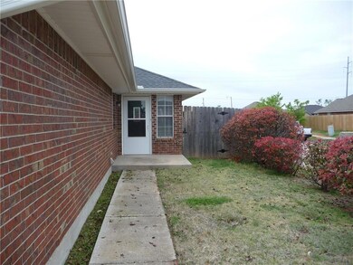 2415 Truitt unit 2415, Moore, OK 73160 - photo 3