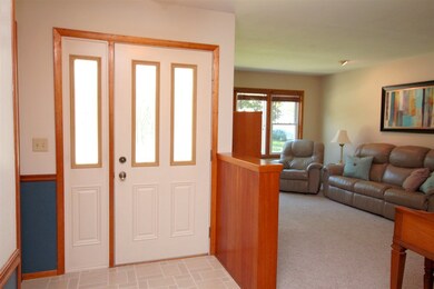 3610 Knoll Ridge Dr, Cedar Falls, IA 50613 - photo 2