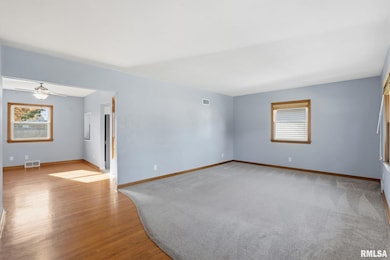 2429 E Central Park Ave, Davenport, IA 52803 - photo 5