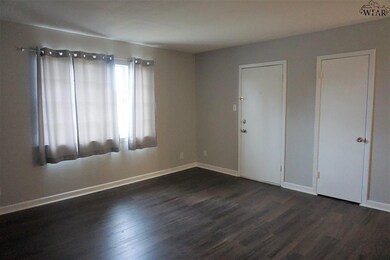 3701 Southmoor Ln unit 3E, Wichita Falls, TX 76302 - photo 2