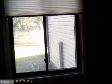 R9 Avon Dr, East Windsor, NJ 08520 - photo 4