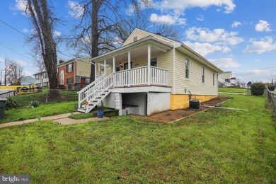 1026 Cedar Heights Dr, Capitol Heights, MD 20743 - photo 3