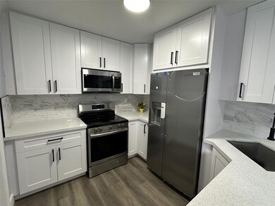 814 SW 12th Place, Fort Lauderdale, FL 33315 - photo 4