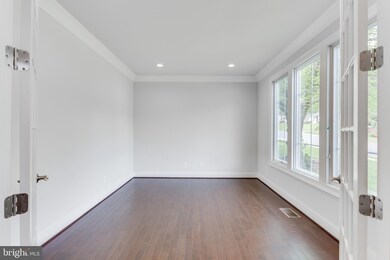 307 Cabin Rd SE, Vienna, VA 22180 - photo 4