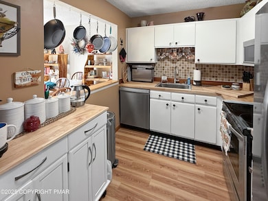 274 Nittany Ct - Kitchen3