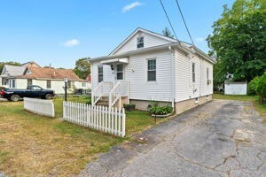 68 Wilson Ave, Warwick, RI 02889 - photo 6
