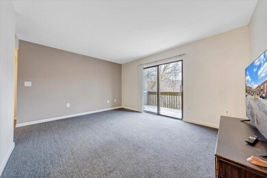 03-MIB03875