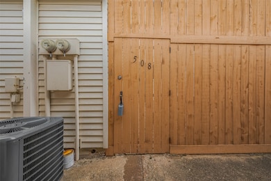 Private Gated Entry
Enjoy added privacy and secur