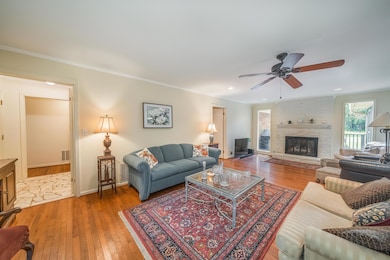 2207HickoryRd-3