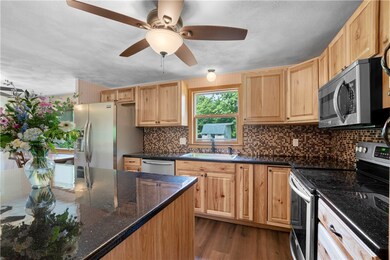 1110 Pippin Orchard Rd, Cranston, RI 02921 - photo 7