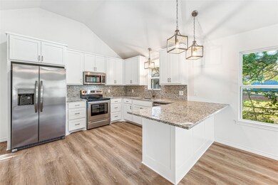 316 Wren Dr, Granbury, TX 76049 - photo 6