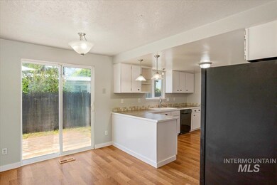 631 W Nevada Ave, Homedale, ID 83628 - photo 7