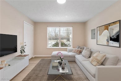 11104 Mount Carmel Rd, Cleveland, OH 44104 - photo 2