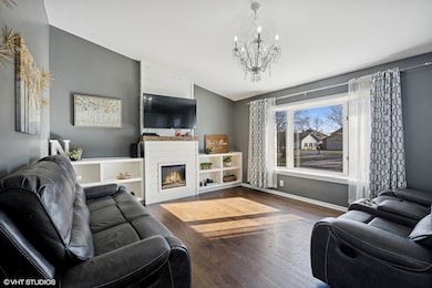 1N068 Darling St, Carol Stream, IL 60188 - photo 4