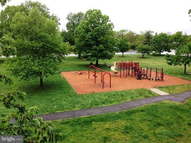 5573 Seminary Rd unit 205, Baileys Crossroads, VA 22041 - photo 4