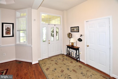 4531 Hummingbird Ln, Fairfax, VA 22033 - photo 3