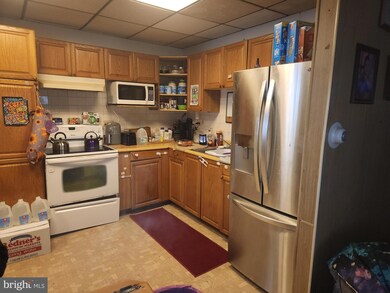 425 N Railroad St, Tamaqua, PA 18252 - photo 5