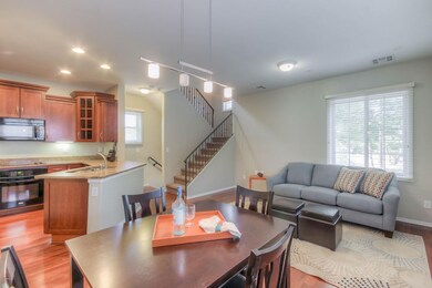 Family Room (5)