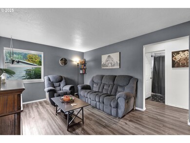 422 Elder St, Drain, OR 97435 - photo 7