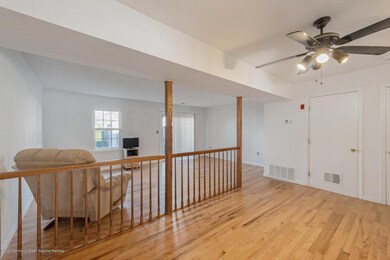 17 Fieldcrest Way Hazlet NJ-large-007-01