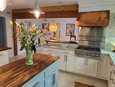 Fresh paint, brilliantly renovated kitchen, plenty