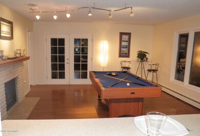 pool table room