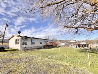 320 E Main St, Long Creek, OR 97856 - photo 4