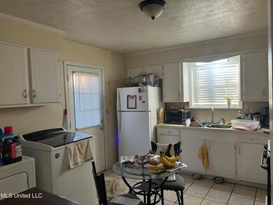 356 Walnut St, Canton, MS 39046 - photo 4