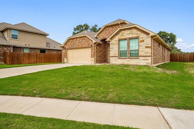 1528 Seabiscuit Dr, Granbury, TX 76049 - photo 3