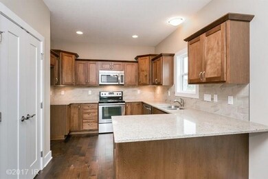 7826 NW 96th St, Johnston, IA 50131 - photo 4